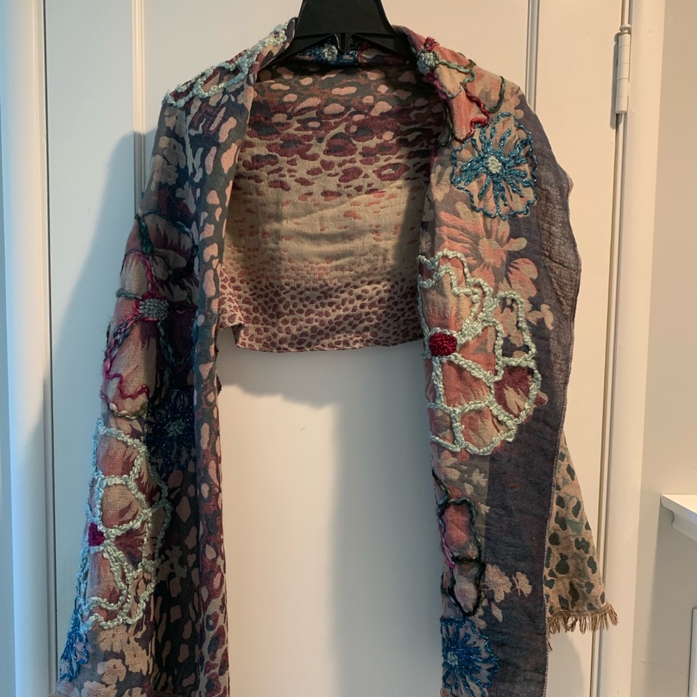 Winter emroidered scarf